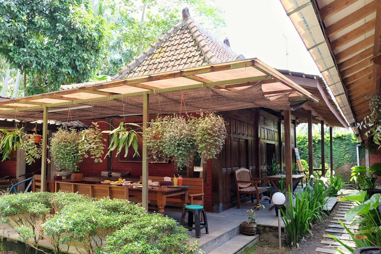 Cempaka Borobudur Guest House Магеланг Экстерьер фото